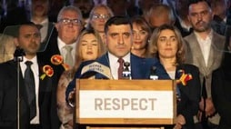 連立政権崩壊でルーマニアが金融･経済危機に直面／為替介入に頼る中央銀行､引き締め政策への反発で極右政党が台頭