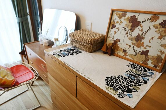 母が手作りした押し花の額縁