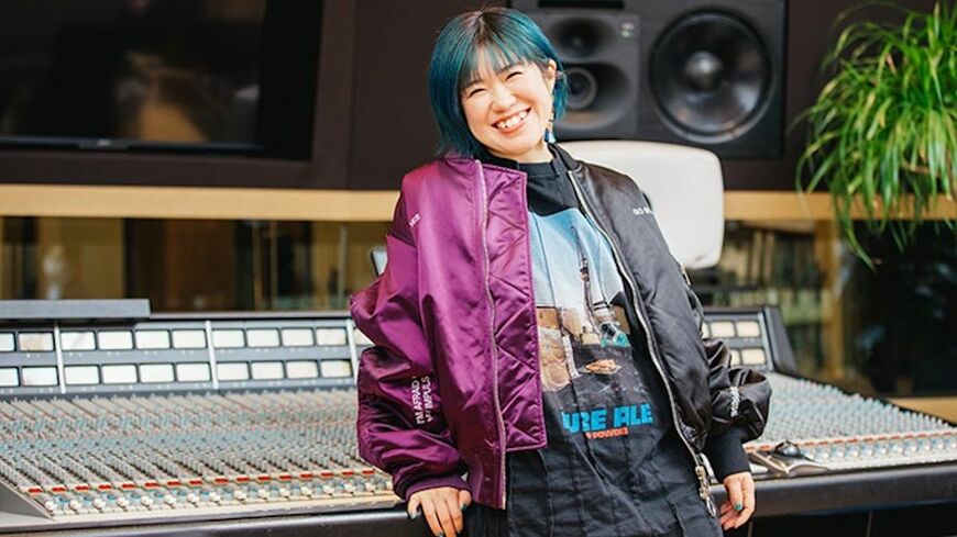 中卒で楽器もほぼ弾けない作詞作曲家はなぜオリコン1位120回超のヒットメーカーになれたのか【岡嶋かな多】（写真：小黒冴夏）