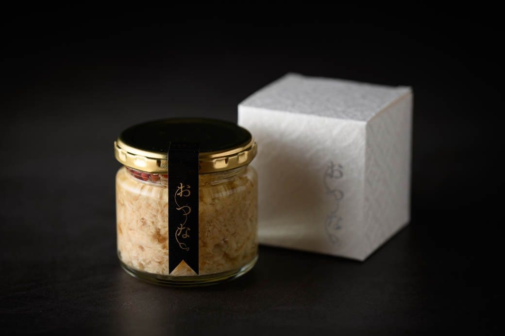 七宝柄の化粧箱付きの「おつな」