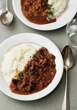 ポークカレー（写真：『ザ・シェフ三國の究極家庭おかず』より）
