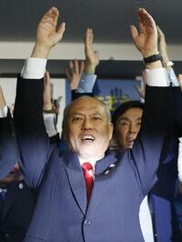 舛添氏勝利後、安倍政権のアキレス腱は？ まずはリスク回避に成功