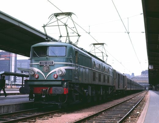 EF58形｣長距離列車を牽引した電気機関車の軌跡 ブルトレから荷物列車
