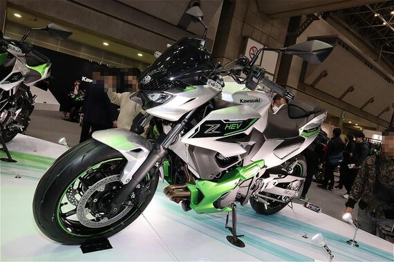 東京モーターサイクルショーに展示されていたZ7ハイブリッドのスタイリング