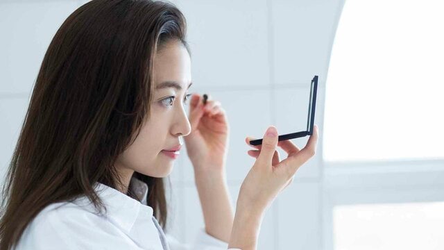 オフィスで｢好印象メイク｣作るアイシャドウ8選