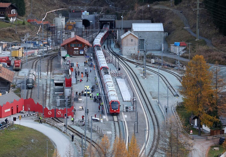 画像 | 前代未聞、スイス「100両編成電車」実現の舞台裏 全長なんと 画像 | 前代未聞、スイス「100両編成電車」実現の舞台裏 全長なんと