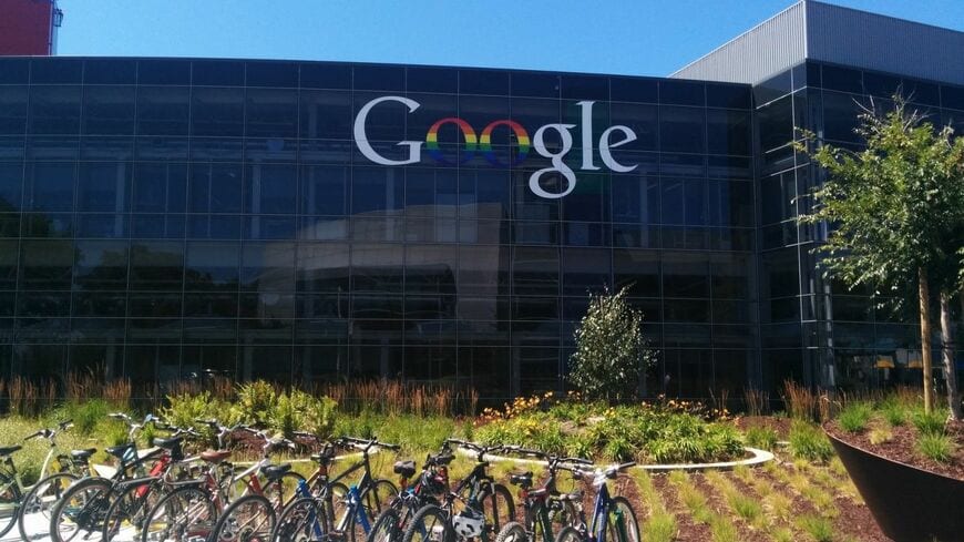 シリコンバレーのGoogle本社。日本のエリートたちが羨望してやまない最先端の地で進む「新しい封建制」とは（写真：yoshiaki／PIXTA）
