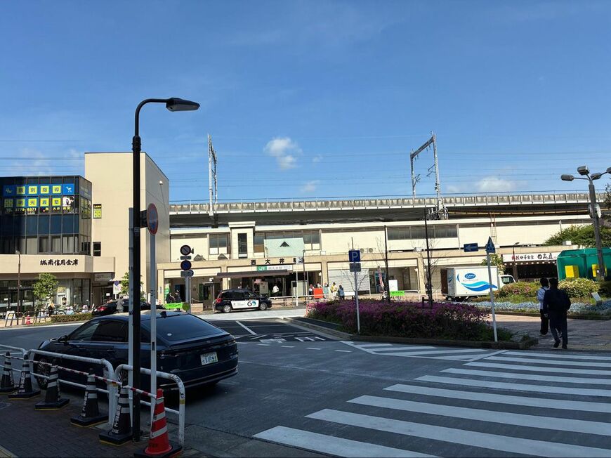 JR「西大井駅」の駅前。平日の朝には、多くの人が行き交っている（写真：筆者撮影）
