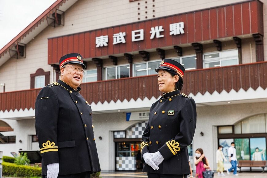 東武日光と下今市の駅長