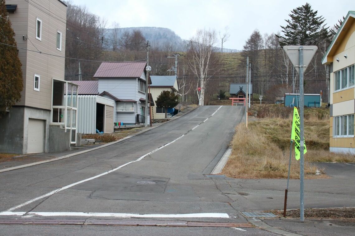 かつての新大滝駅の駅前通り