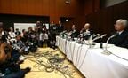 会場には100人以上の報道陣が詰めかけた