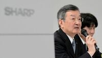 シャープ再建､メインバンクの評価に温度差 みずほ､三菱UFJのトップが異例の言及