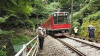 箱根登山鉄道｢3カ月前倒し復旧｣なぜ実現した? 西日本豪雨の鉄道復旧ノウハウも生かされた