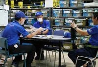 扇風機付き上着がこの夏､俄然注目される理由 コロナと熱中症対策を両立する優れモノ