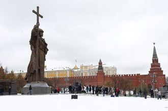ロシアでウラジーミル大公の銅像除幕式