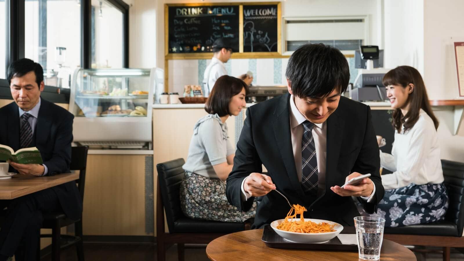 昼休みにバレる 永遠に残念な人 の3欠点 ムーギー キムの 最強の働き方 東洋経済オンライン 社会をよくする経済ニュース