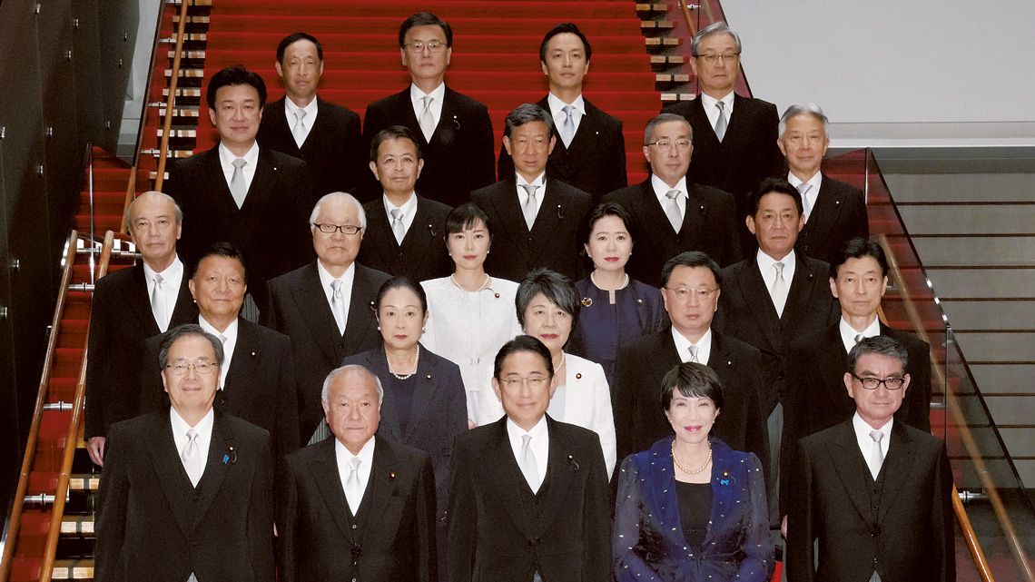第2次岸田再改造内閣の閣僚記念写真