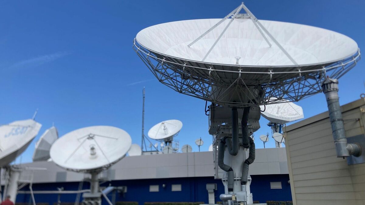 スカパーJSAT､防衛企業化の決断　2831億円の自衛隊案件が象徴する宇宙インテリジェンス時代の到来と､未開の民需 | ビジネス | 東洋経済オンライン