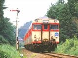 能登線鵜川付近を走る急行「能登路」（撮影：南正時）