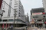 JR神戸線側から見た雲井通5・6丁目地区。左が商業施設「サンパル」（記者撮影）