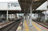 奈良線は3番線・4番線ホーム（記者撮影）