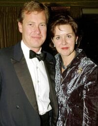 英女王のいとこ､両性愛者であることを告白 英王族で明らかにしたのは初