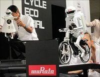 「ムラタセイサク君」のエコタイプが登場、年間250回のイベントこなす人気者