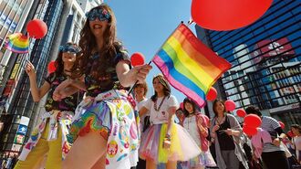 同性カップル認証広がる LGBTは1000万人