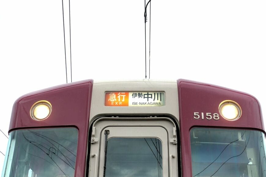 「急行伊勢中川行き」の表示。伊勢中川は名古屋線と大阪線の接続駅（記者撮影）