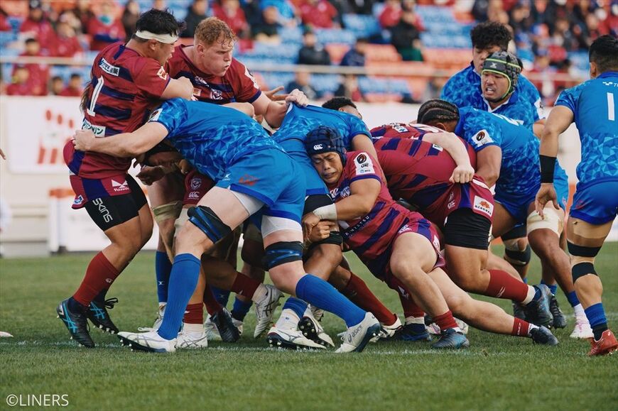 ラグビーは選手同士の激しいコンタクトを伴うスポーツだ（写真：花園近鉄ライナーズ）