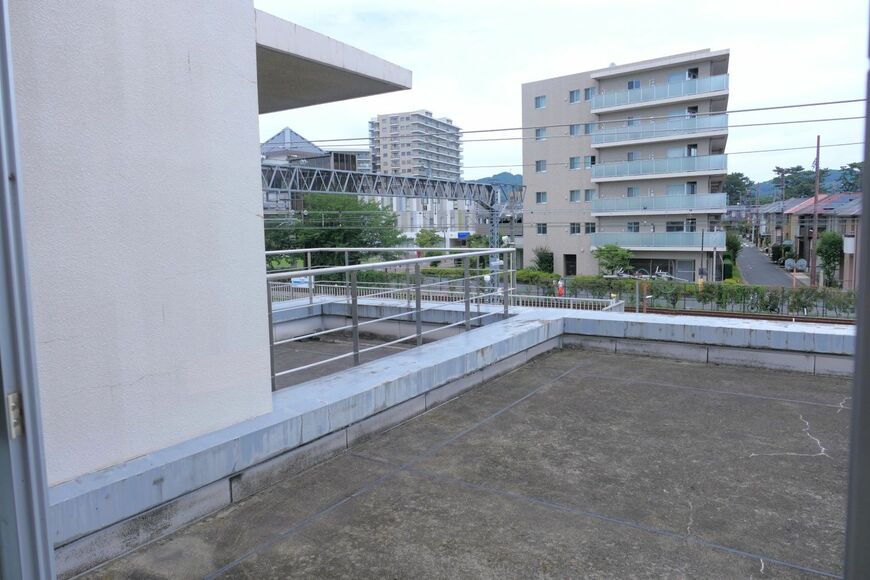 開成宿泊所の“テラス”（記者撮影）