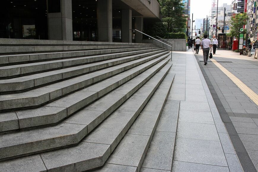 波打ち際だった名残の坂（筆者撮影）