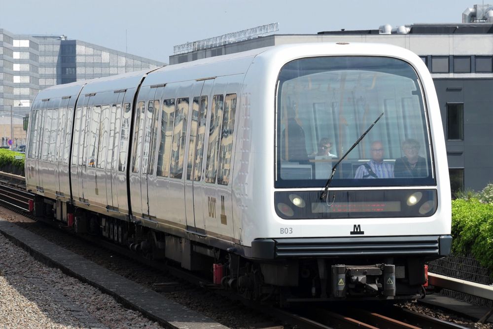 24時間運行、無人運転のコペンハーゲンメトロは空港へも乗り入れ（筆者撮影）