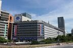 右奥に見える建物がJR東日本本社ビル。