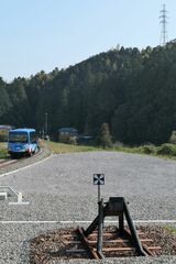 手前はJR四国牟岐線の終点。線路はつながっていない（写真：谷川一巳）