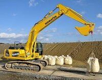 コマツ工場に投石被害、操業一時停止だが影響は限定的 中国デモの傷跡