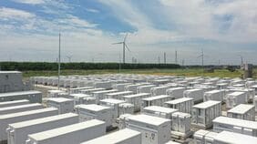 "中国製の蓄電システム"に世界中から注文殺到 中東発エネルギー危機やAIの電力消費増加が追い風
