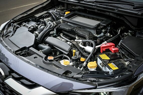 最高出力130kW、最大トルク300Nmを発揮する1.8リッターターボエンジン(写真:SUBARU)