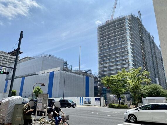建設途中のカメイドクロックとプラウドタワー亀戸クロス