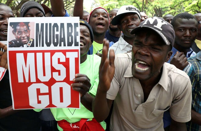 ジンバブエのムガベ大統領､ついに辞任