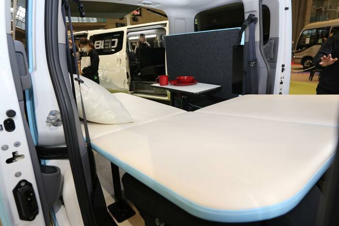 日産自動車「NV200バネット マルチベッド」