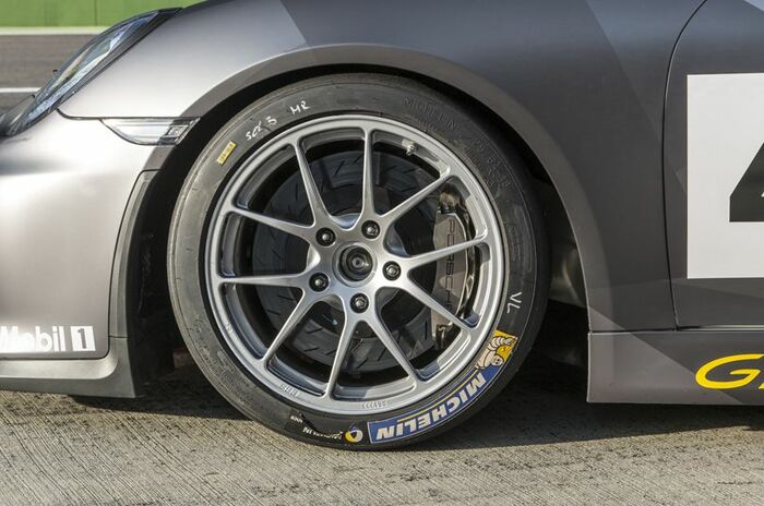 ポルシェ ケイマン GT4 クラブスポーツ｜Porsche Cayman GT4 Clubsport