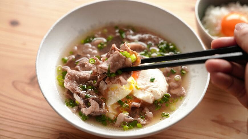 だしが体にしみる大阪名物「肉吸い」の作り方を解説します