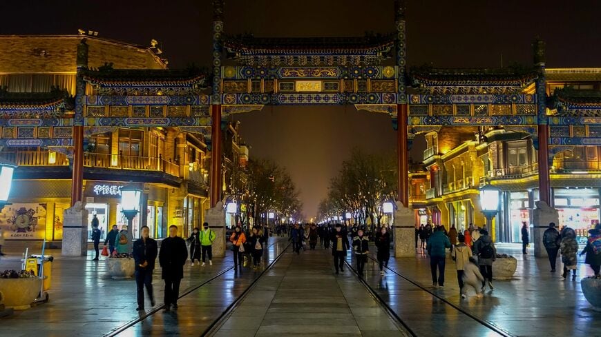 中国で増えている子どもの肺炎。その原因を専門家が解説します（写真：Wtake400／PIXTA）