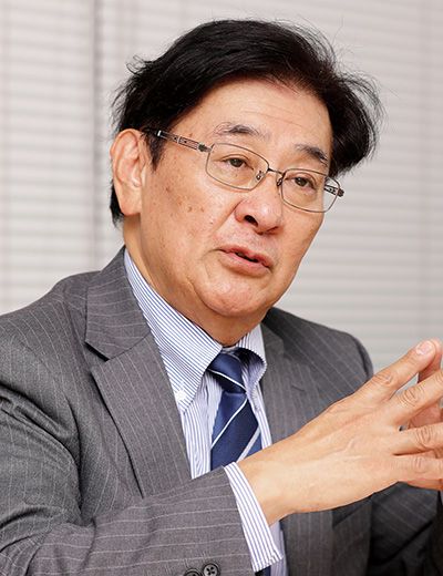 後藤 康浩 GOTO YASUHIRO亜細亜大学 都市創造学部教授、元日本経済新聞論説委員・編集委員。早稲田大学政経学部卒業、豪ボンド大MBA修了。1984年日本経済新聞社入社、国際部、中東、ロンドン、北京など各地の駐在を経て、論説委員、アジア部長、編集委員などを歴任。2016年4月から現職