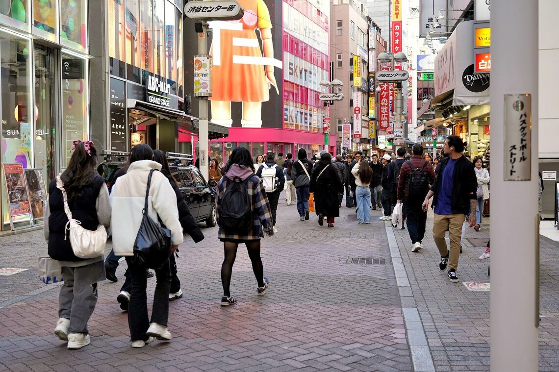 現在のセンター街のようす（写真：2024年12月11日、梅谷秀司撮影）