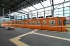2100系のサイドビュー。初期導入車は3扉のままだ