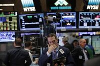 米国株反落､決算前買い控えや政策不透明感 ｢今後の決算次第で再び上昇｣との指摘も