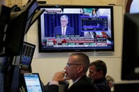 S&P500最高値に接近､FRBが年内利下げを示唆 年内にFF金利最大0.5％ポイント利下げも