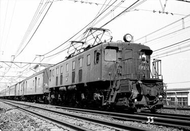 先頭の｢デッキ｣が大迫力､旧型電気機関車の記憶 国鉄時代に活躍､戦前や